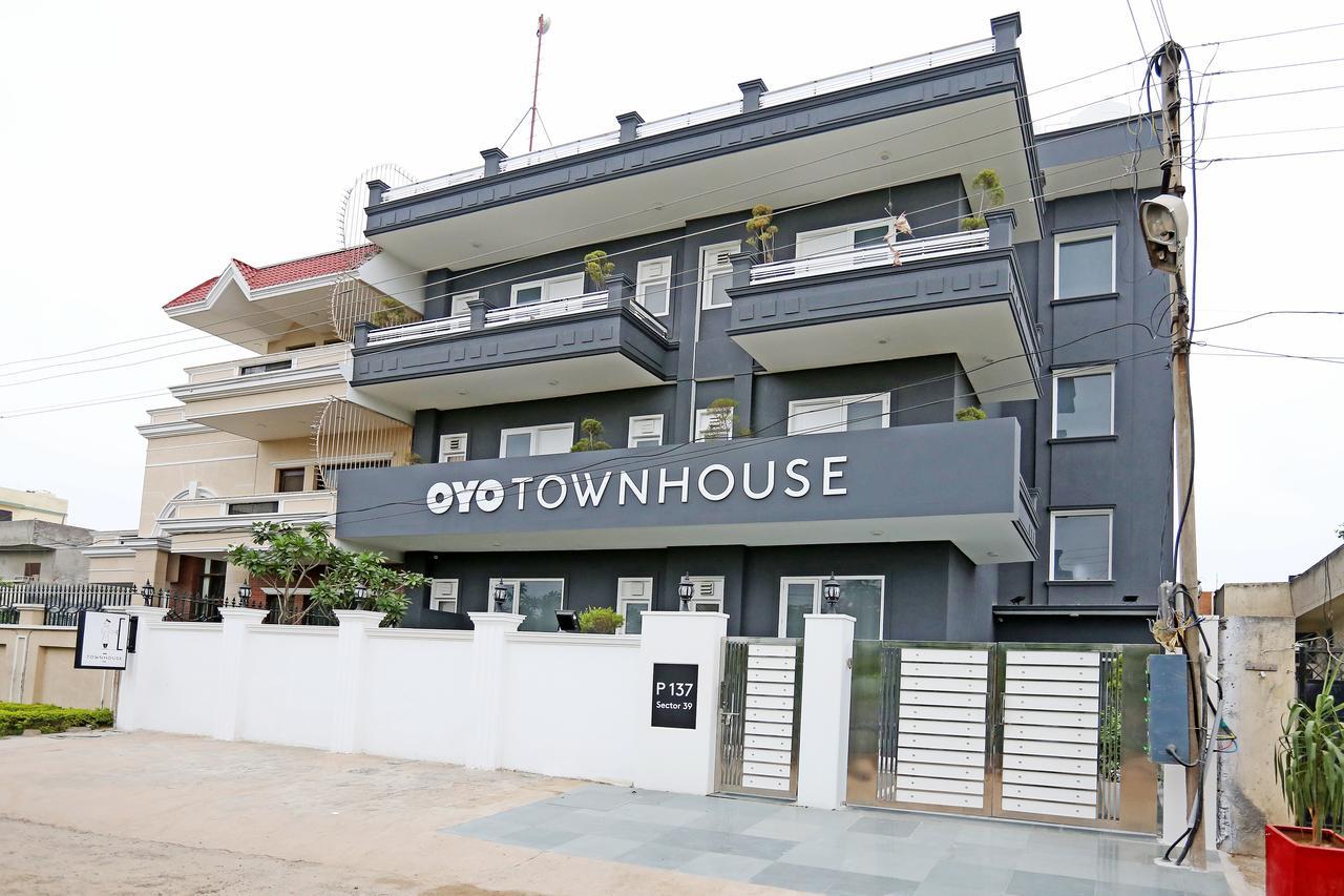 Oyo Townhouse 018 Medanta Hotel Gurgaon Exterior foto